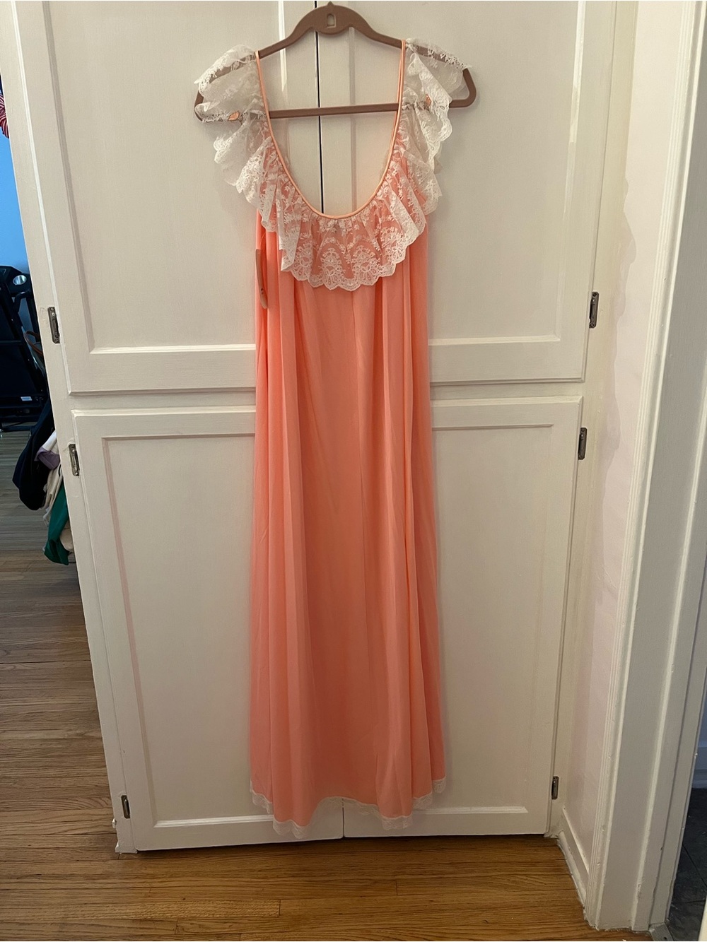 Vintage Peach Lace Ruffle Nightgown